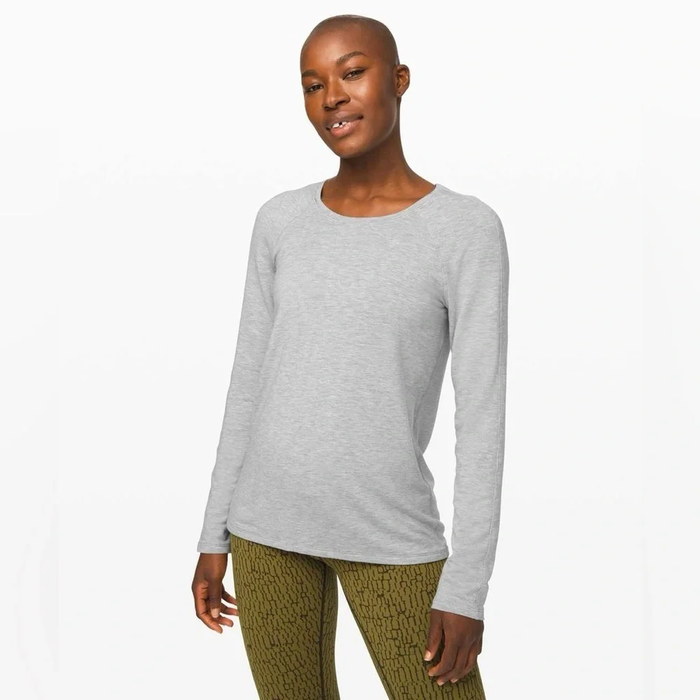 Lululemon Emerald Long Sleeve in Heathered Core Ultra Light Grey Size 8